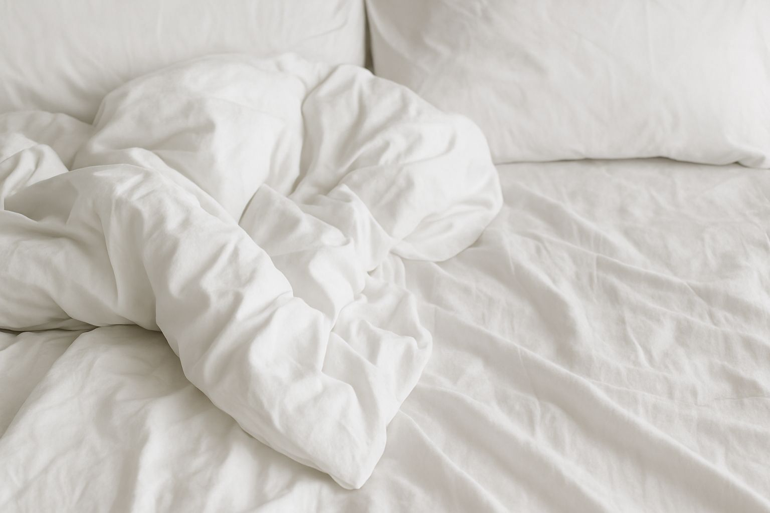 Layaan Homes Classic White Duvet Set